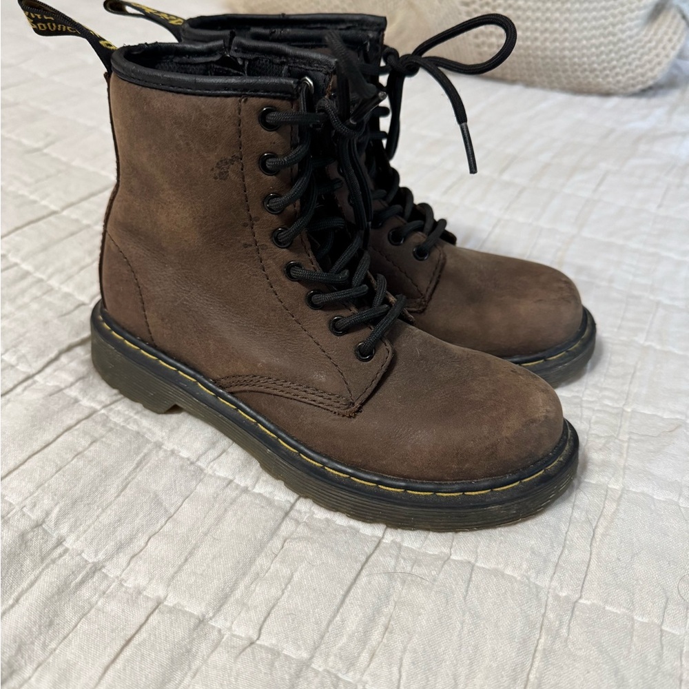 Dr Marten kids Delaney Brown size US 1 Classic Style EUC - Picture 3 of 12